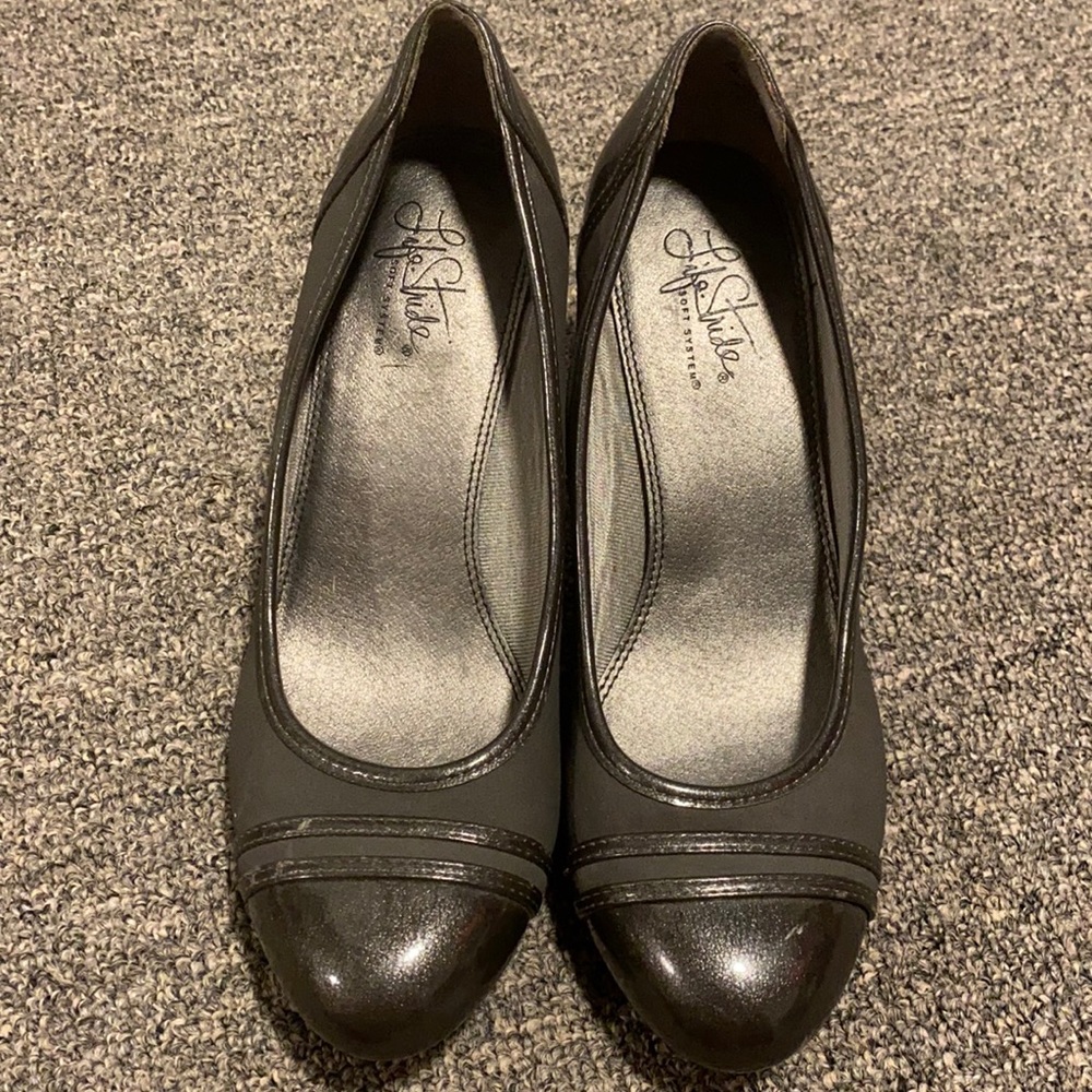 Worn once for an interview!!